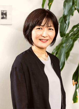 Lead coach: Rie Yamana. Lead coach at We Languages