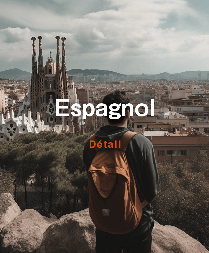 Homme regardant la Sagrada Familia, Espagne Cours d'espagnol, détails
